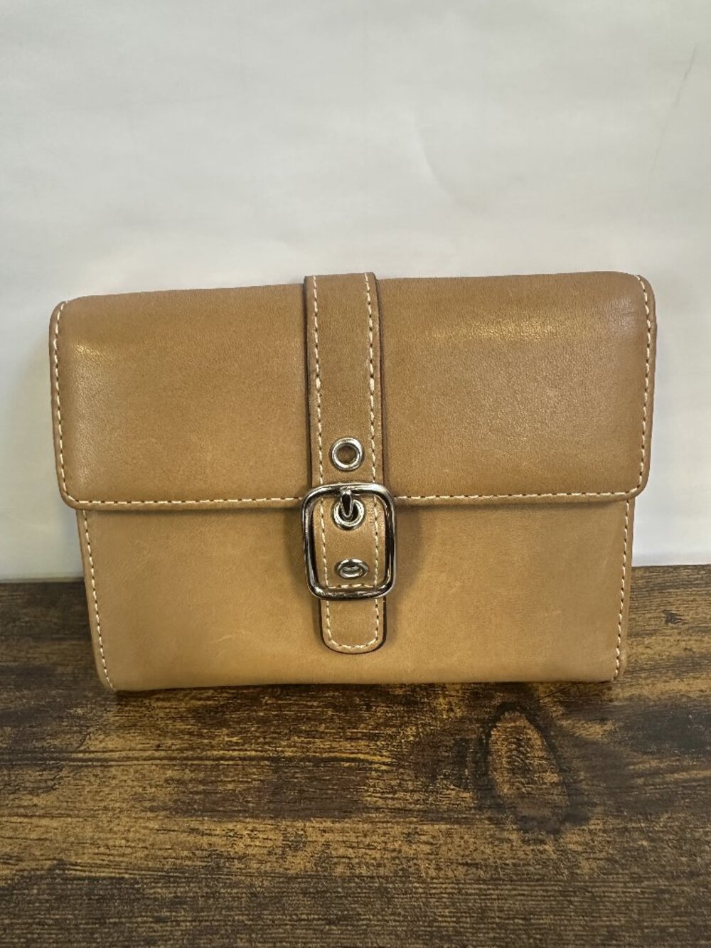 Coach Soho Buckle Trifold Wallet Saddle Brown Leather Deep Red Inner Vintage Y2K - Picture 1 of 16